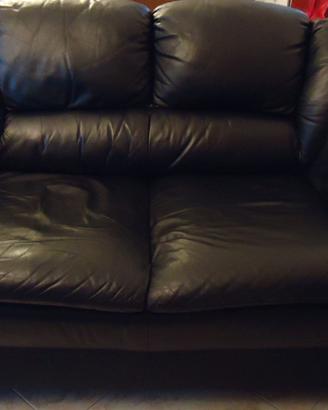 Divano nero in vera pelle trattabile