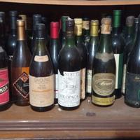 Bottiglie di vino d' epoca