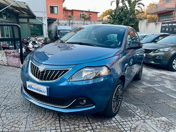 Lancia Ypsilon 1.0 FireFly S&S Hybrid Ecochic Gold