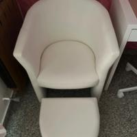 Poltrona con poggiapiedi