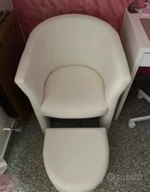 Poltrona con poggiapiedi