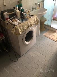 Cucina , divano , armadio , lavastoviglie e lavatr