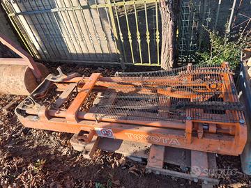 Colonna muletto Toyota