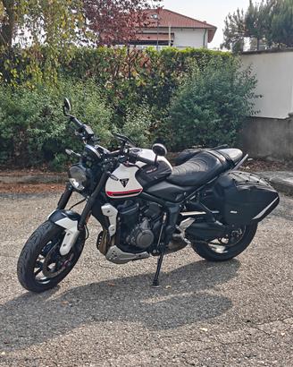 Triumph Trident 660
