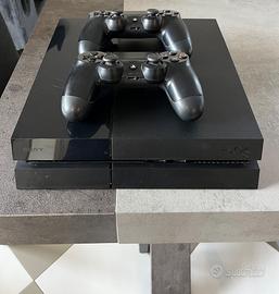Playstation 4 500gb + 2 Joystick