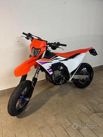 Ktm 450 SX-F motard targato