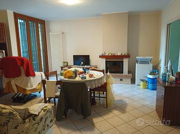 Appartamento 2 camere da letto, 2 bagni, 2 garage