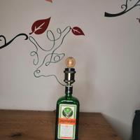 Lampada con bottiglia di liquore Jagermaister