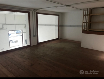 Commerciale Via Gramsci