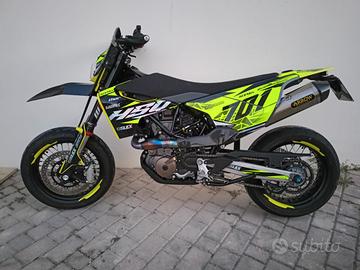 Husqvarna 701 Supermoto - 2023 carbonio PERMUTA