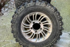 Cerchioni gomme fuoristrada 4x4