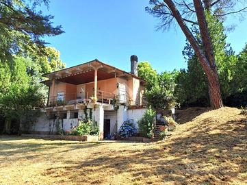 VILLA SINGOLA A RIGNANO FLAMINIO