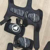 Gomitiere + ginocchiere