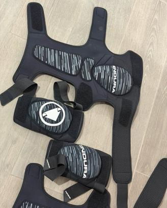 Gomitiere + ginocchiere