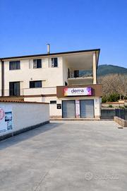 Intero stabile ideale investimento