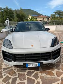 Porsche cayenne gts