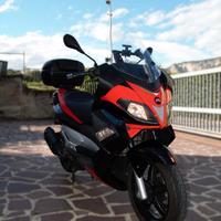 Aprilia SR Max 300 - 2014 euro 3" km 3900"