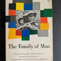 THE FAMILY OF MAN.  CATALOGO MOMA