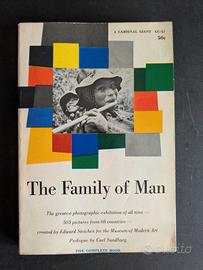 THE FAMILY OF MAN.  CATALOGO MOMA