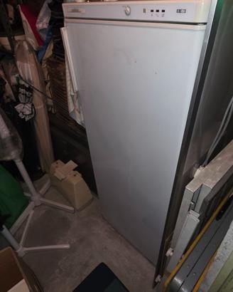 Freezer Siltal CV20220