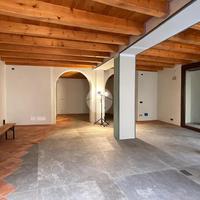 NEGOZIO A DESENZANO DEL GARDA