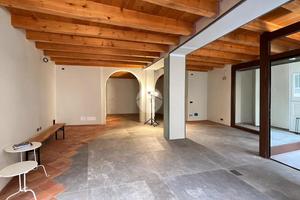 NEGOZIO A DESENZANO DEL GARDA