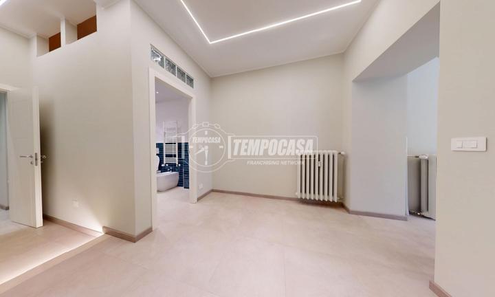 AMPIO TRILOCALE FINEMENTE RISTRUTTURATO!!!