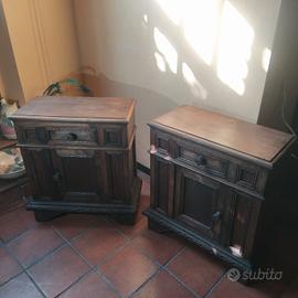 coppia di comodini stile neorinascimentale 