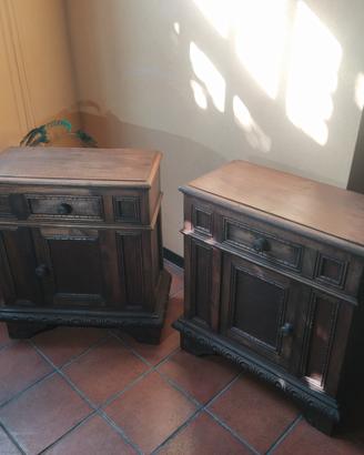 coppia di comodini stile neorinascimentale 