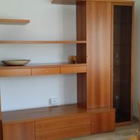 Mobile soggiorno con tavolo e sedie