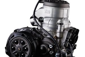 2 motori tm R3 Total Black 2026