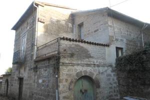 Casa indipendente di 300 m² con più di 5 locali e 