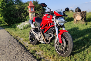 Ducati monster 696+