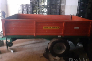 Rimorchio agricolo con documenti