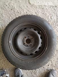 4 Gomme Invernali 185/65 R14 con Cerchi - Ottime