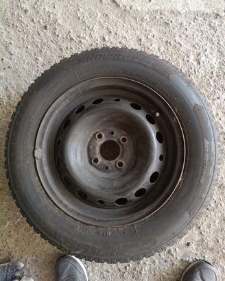 4 Gomme Invernali 185/65 R14 con Cerchi - Ottime
