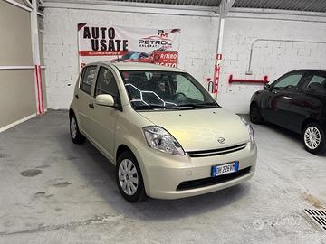 DAIHATSU SIRION -