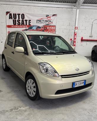 DAIHATSU SIRION -