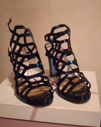 Scarpe in vernice Sheen