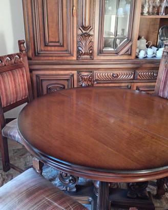 Tavolo legno e sedie 