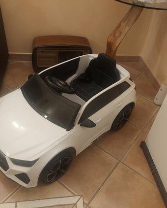 Audi elettrica per bambini