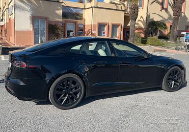 TESLA MODEL S del 2023 - PERFETTAMENTE TENUTA