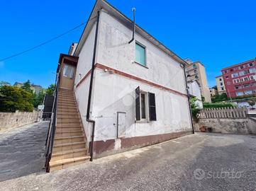 4 LOCALI A CHIETI