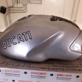 Serbatoio Monster + parafango M800 da riparare