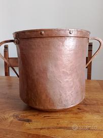 Antica conca in rame