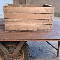 vecchie cassette in legno