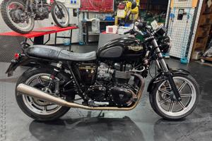 Triumph Bonneville SE