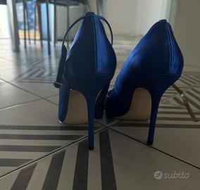Scarpe con il tacco  blu Zara n. 39