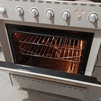 Forno piano cottura e cappa 