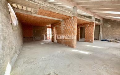 Palazzina al grezzo in centro storico